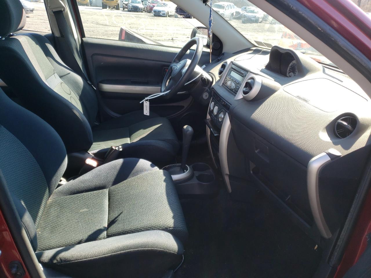 Photo 5 from auction – 2006 TOYOTA SCION XA with VIN JTKKT624360143951