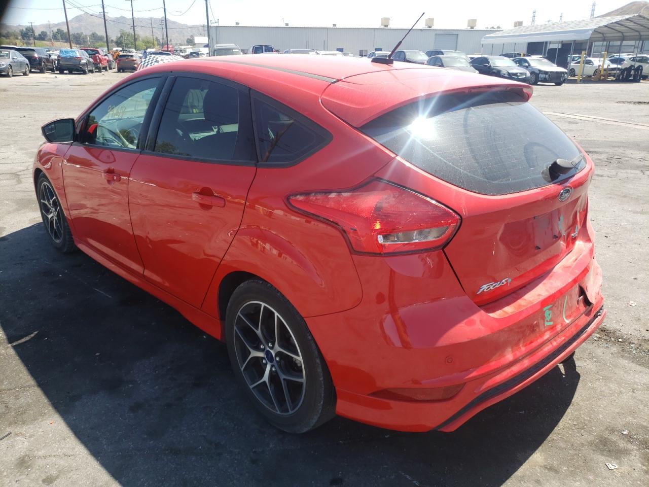 Photo 3 from auction – 2016 FORD FOCUS SE with VIN 1FADP3K28GL246385