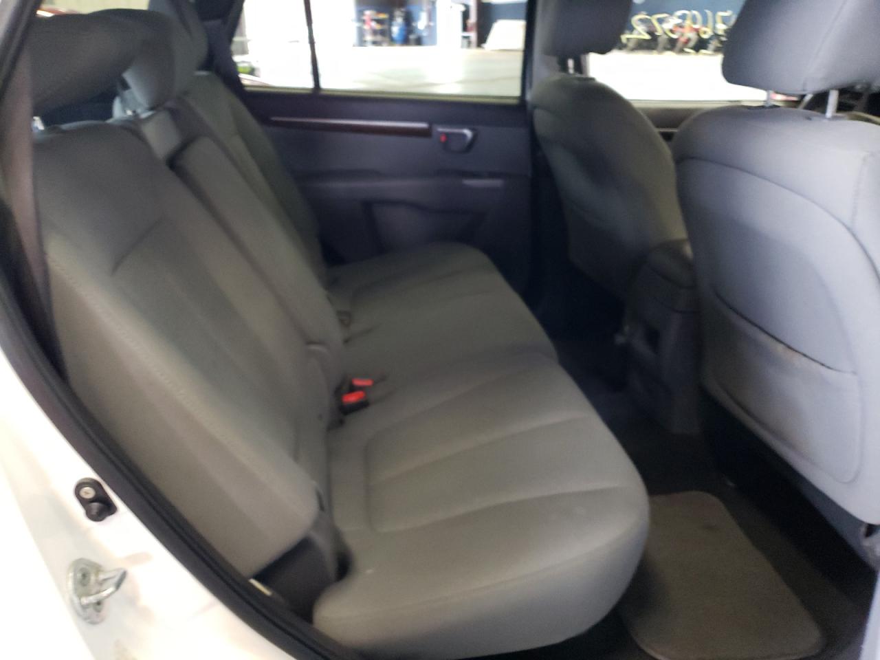 Photo 6 from auction – 2010 HYUNDAI SANTA FE G with VIN 5NMSGDAB4AH337106