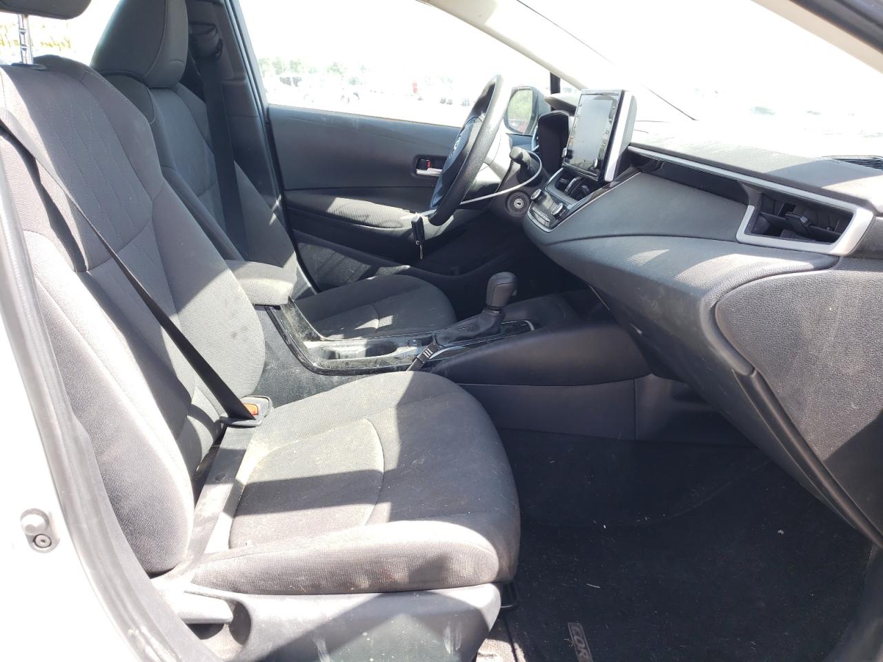 Photo 5 from auction – 2021 TOYOTA COROLLA LE with VIN 5YFEPMAE6MP156977