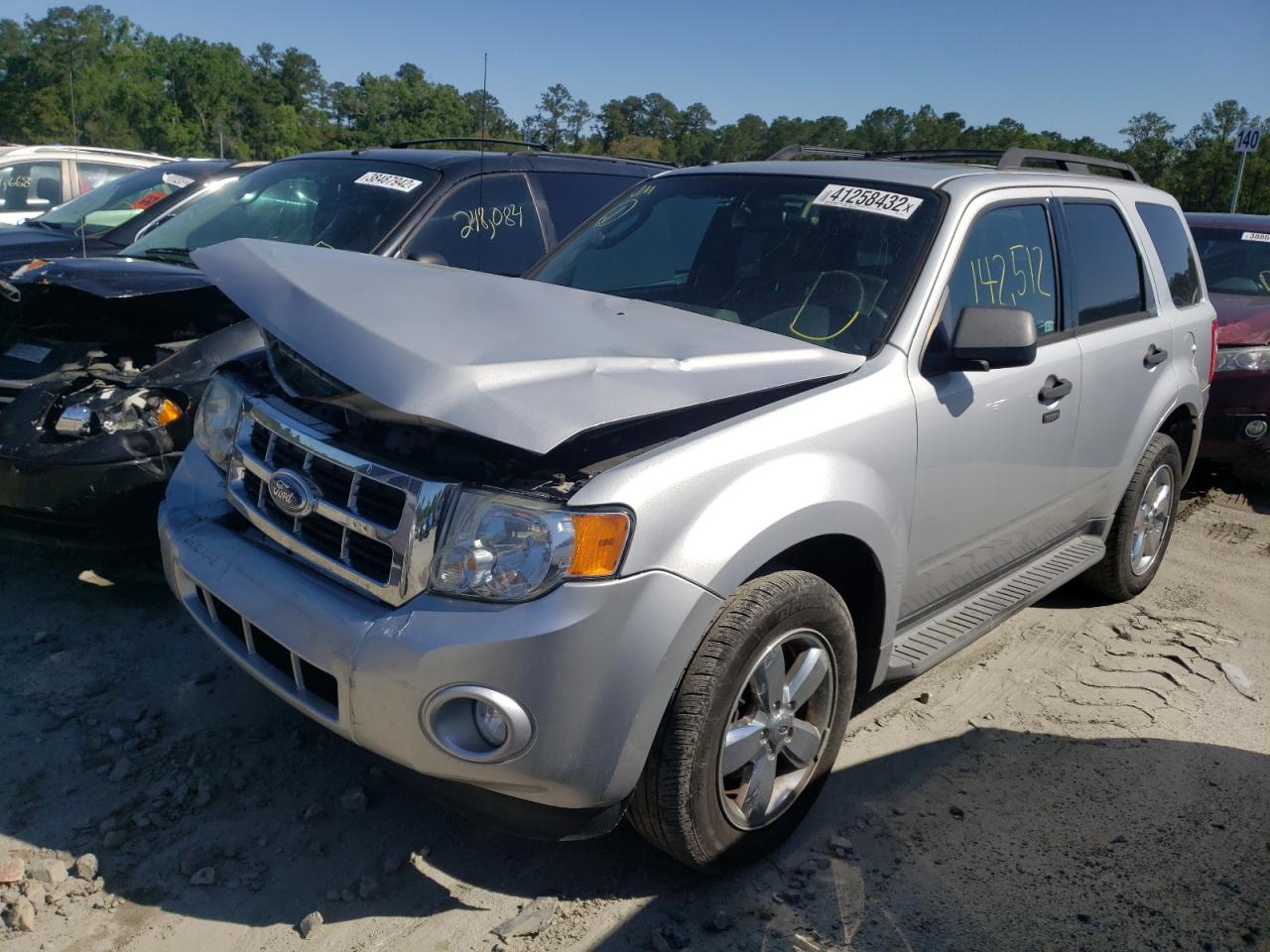 Photo 2 from auction – 2011 FORD ESCAPE XLT with VIN 1FMCU0D76BKC16124