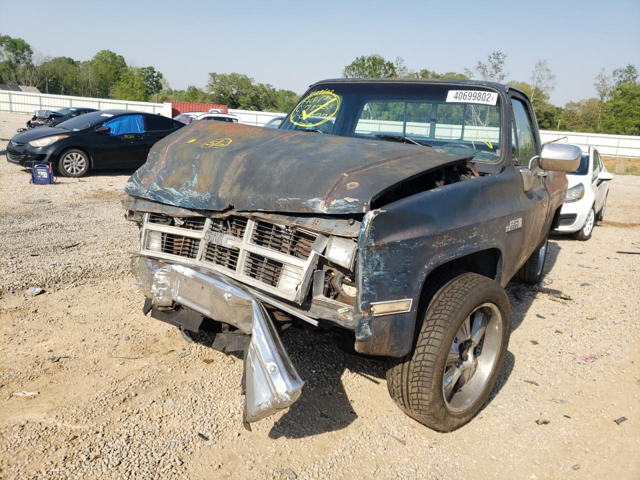 Photo 2 from auction – 1983 GMC C-10 with VIN 1GTDC14H0DJ502778
