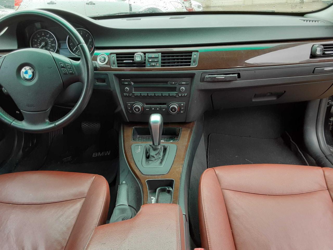 Photo 9 from auction – 2011 BMW 328 I with VIN WBAPH7G55BNN02779