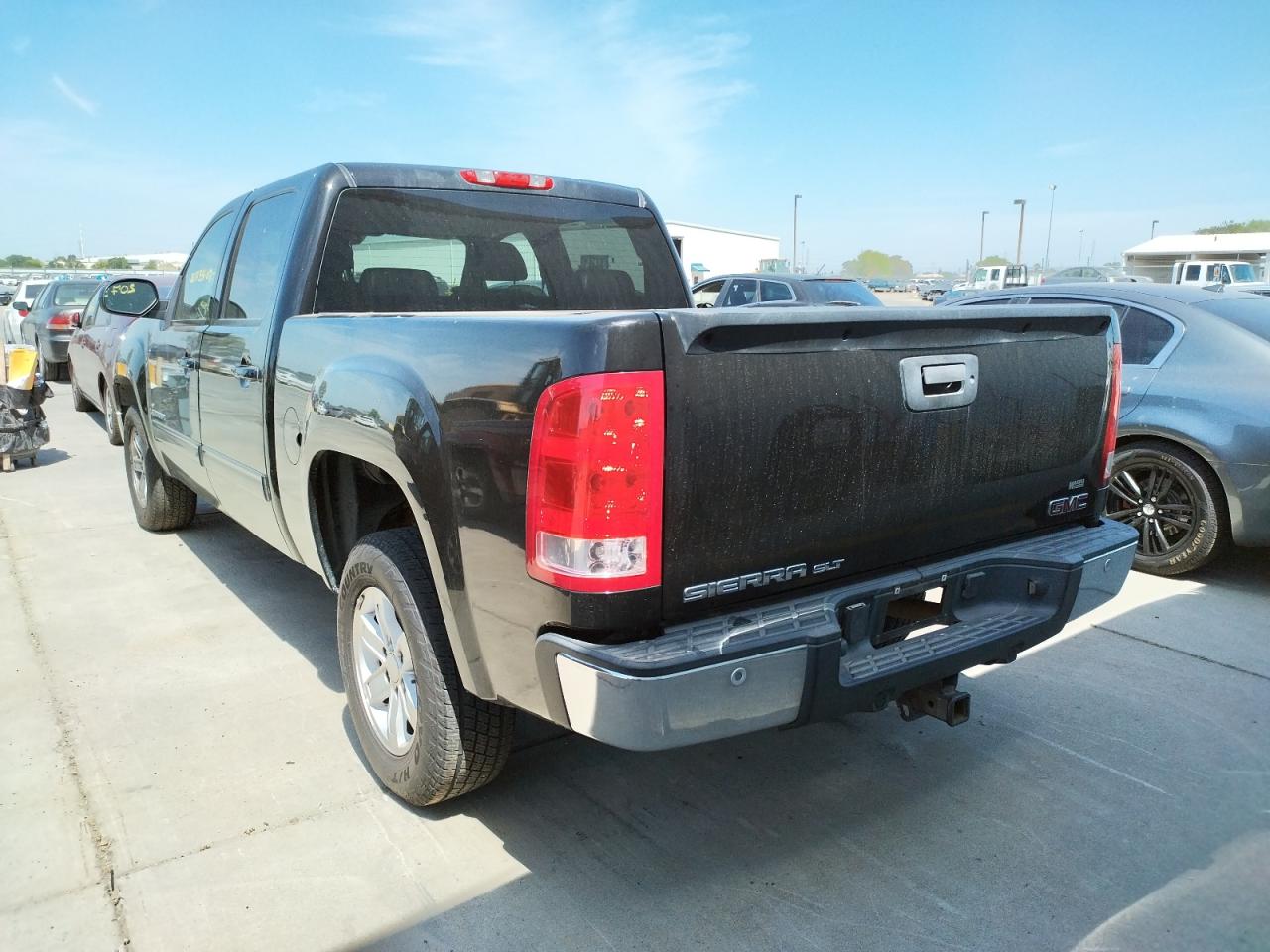 Photo 3 from auction – 2007 GMC NEW SIERRA with VIN 2GTEC13J871564646