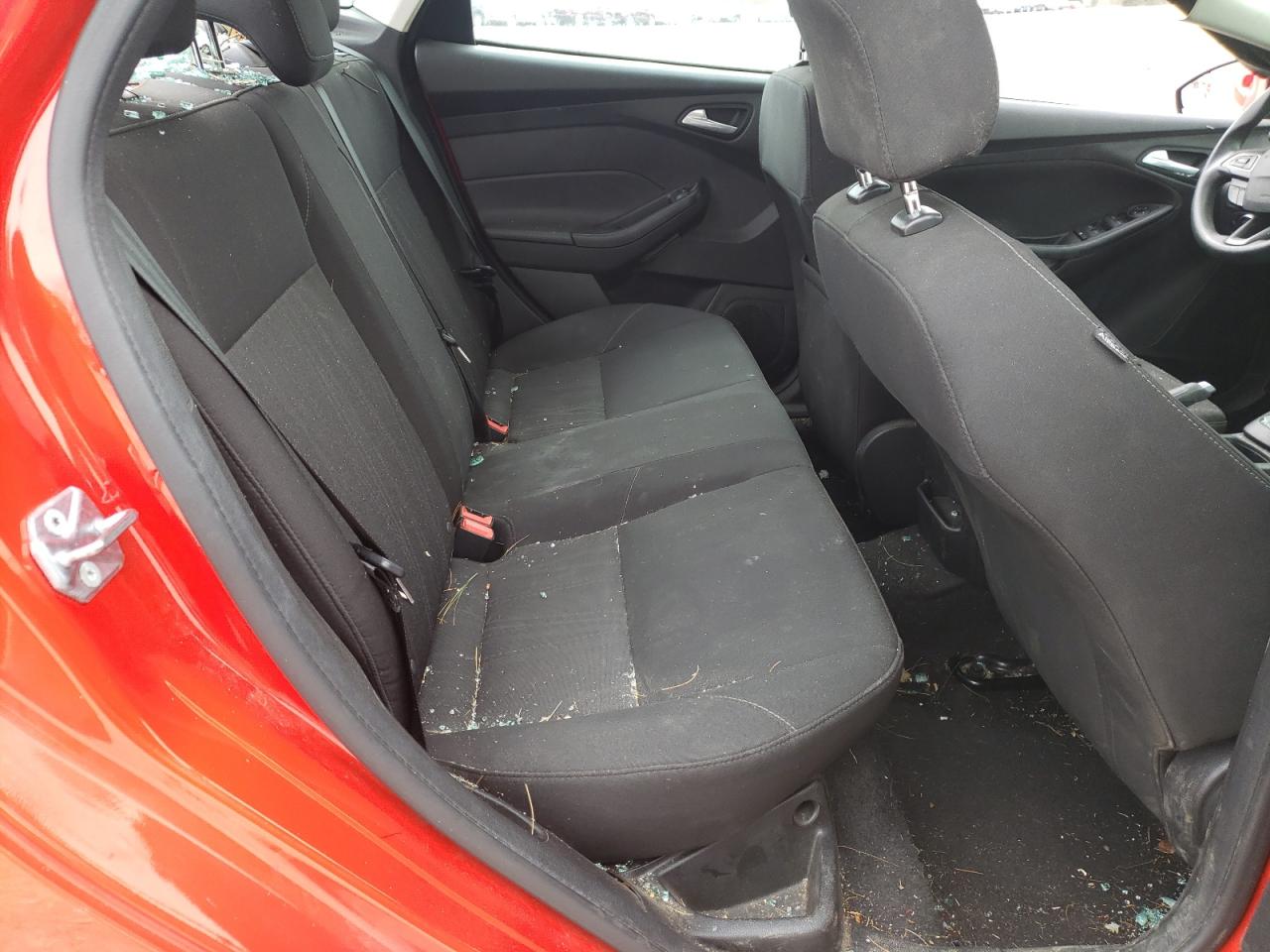 Фото 6 с аукциона – 2017 FORD FOCUS SE с VIN 1FADP3F21HL291048