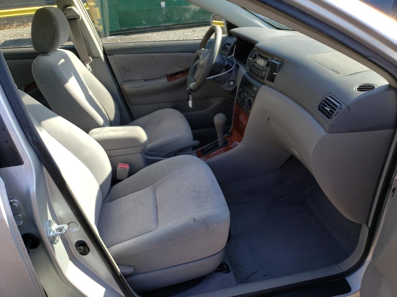 Photo 5 from auction – 2005 TOYOTA COROLLA CE with VIN JTDBR32E252065405