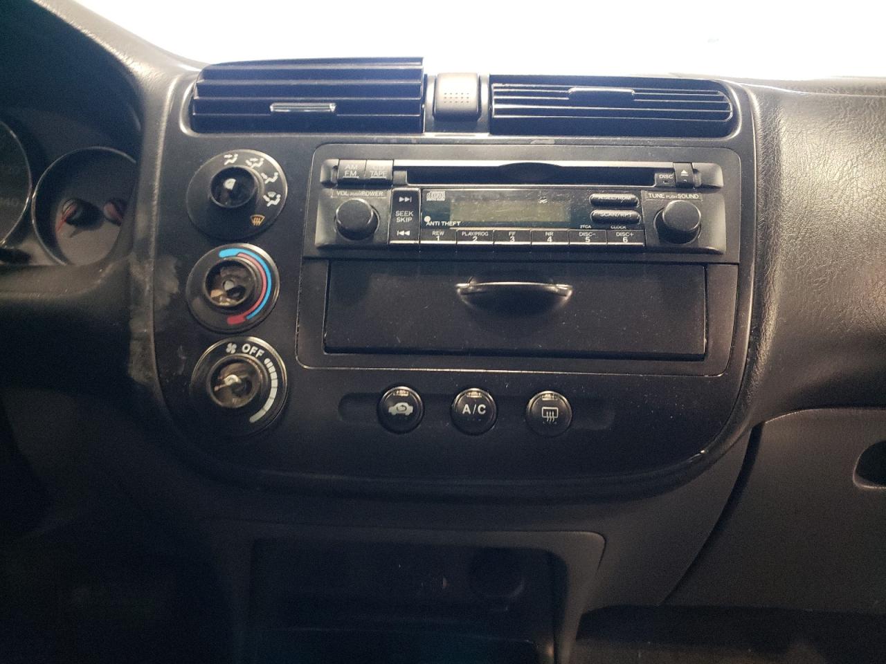 Photo 9 from auction – 2005 HONDA CIVIC LX with VIN 2HGES16615H502585