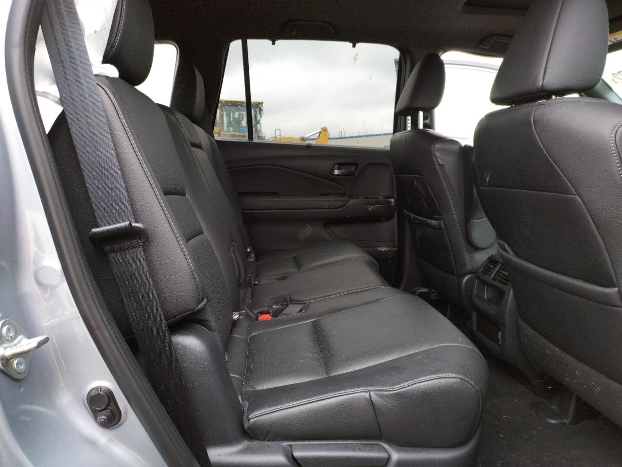 Photo 6 from auction – 2019 HONDA PASSPORT E with VIN 5FNYF8H54KB027156