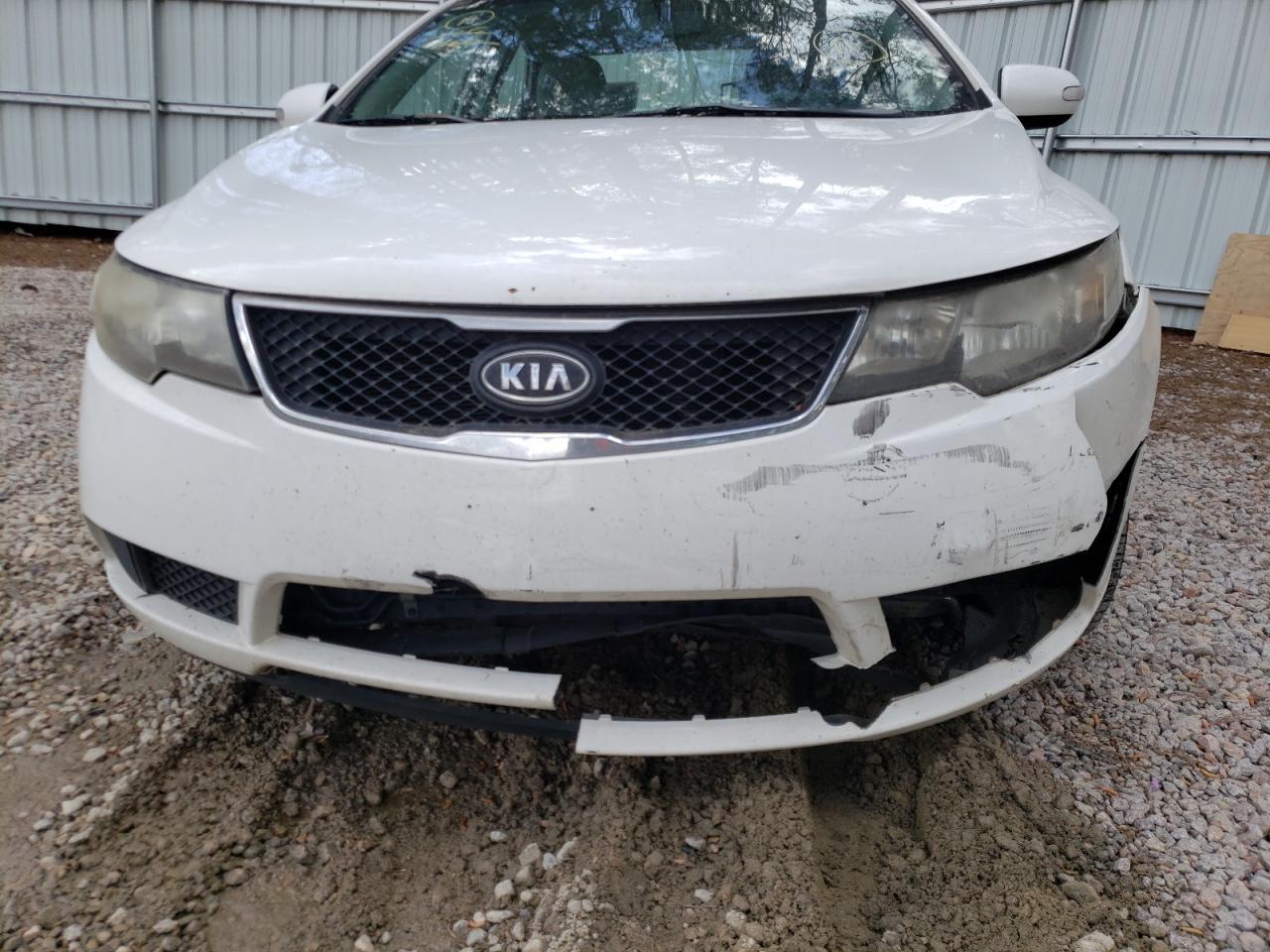 Photo 9 from auction – 2010 KIA FORTE with VIN KNAFU4A26A5054894