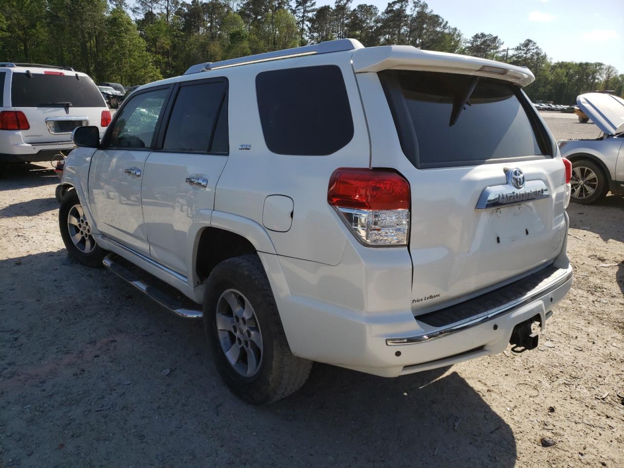 Photo 3 from auction – 2011 TOYOTA 4RUNNER SR with VIN JTEZU5JR6B5021801