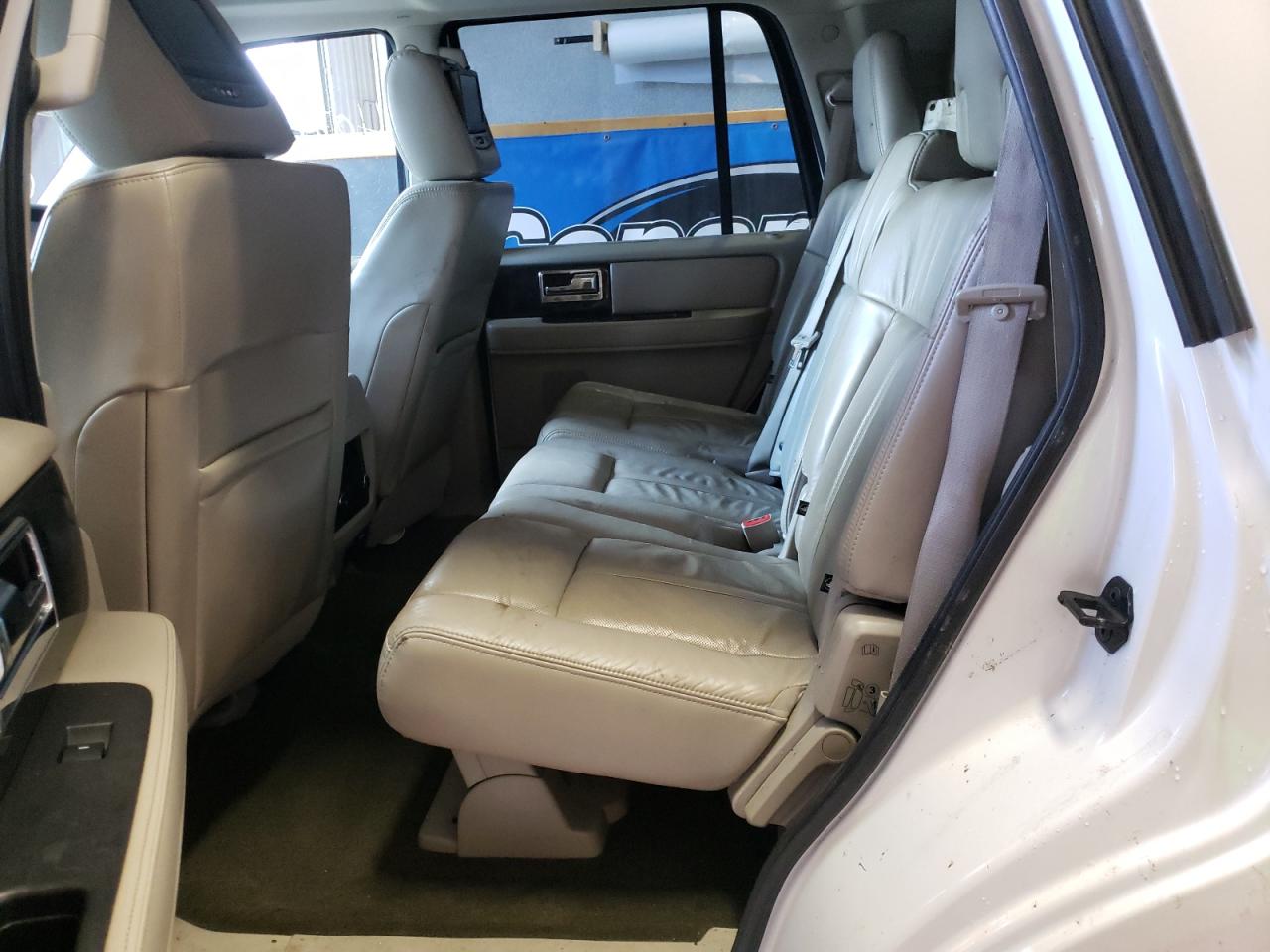 Photo 6 from auction – 2015 LINCOLN NAVIGATOR with VIN 5LMJJ2JT0FEJ07169