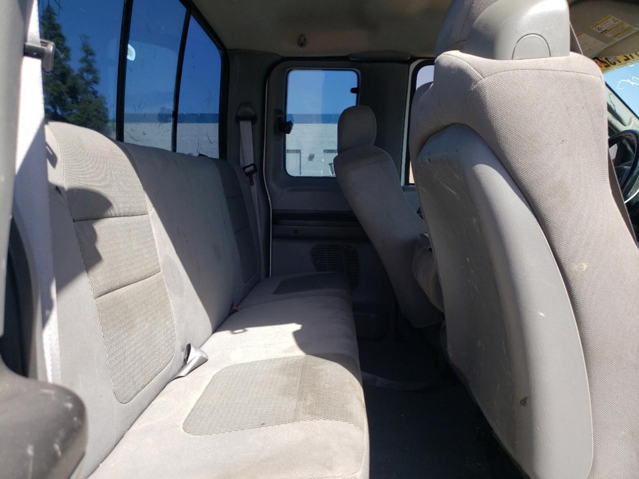 Photo 6 from auction – 2005 FORD F250 SUPER with VIN 1FTSX20525EA72128
