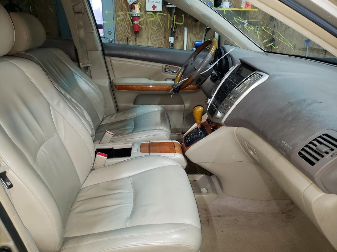 Photo 5 from auction – 2004 LEXUS RX 330 with VIN 2T2HA31U84C038201