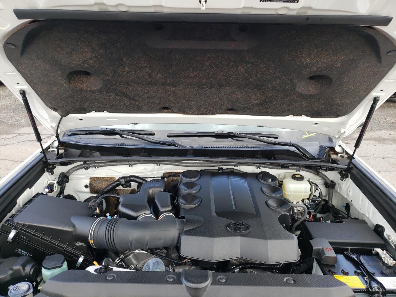 Photo 7 from auction – 2019 TOYOTA 4RUNNER SR with VIN JTEBU5JR7K5674848