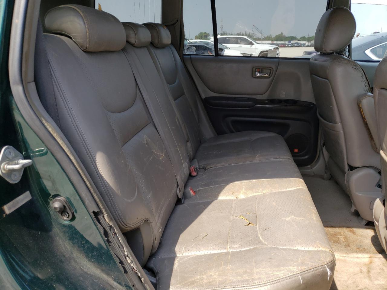 Photo 6 from auction – 2001 TOYOTA HIGHLANDER with VIN JTEGF21AX10001489