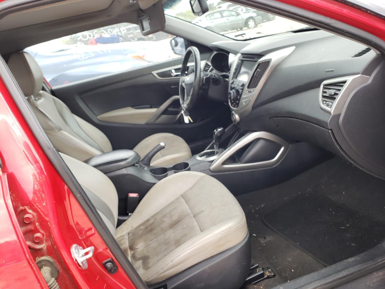 Photo 5 from auction – 2013 HYUNDAI VELOSTER with VIN KMHTC6AD5DU111100