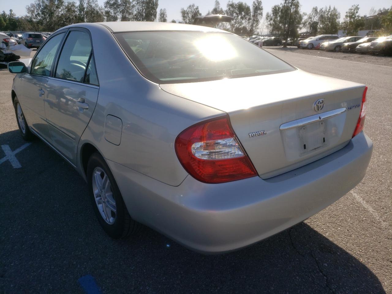 Photo 3 from auction – 2004 TOYOTA CAMRY LE with VIN JTDBE32K740269757