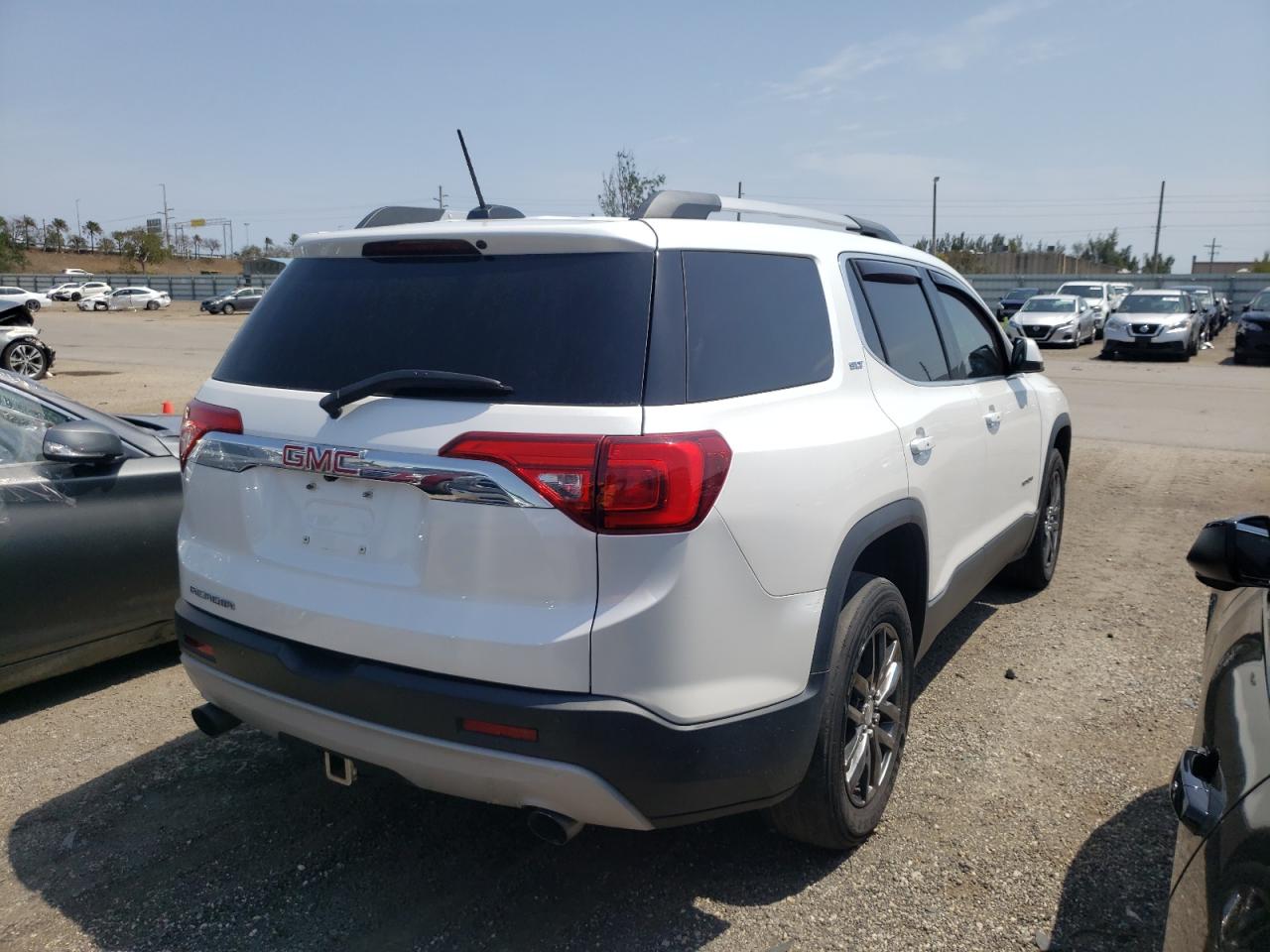 Photo 4 from auction – 2017 GMC ACADIA SLT with VIN 1GKKNMLS4HZ188323