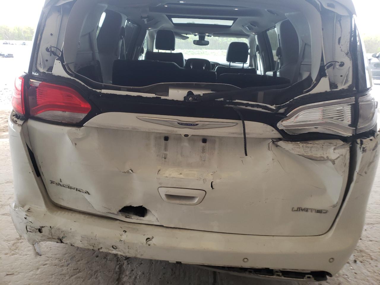 Photo 9 from auction – 2018 CHRYSLER PACIFICA L with VIN 2C4RC1GG5JR170899
