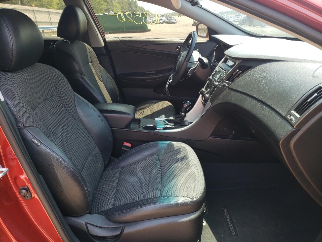 Photo 5 from auction – 2012 HYUNDAI SONATA SE with VIN 5NPEC4ACXCH437010