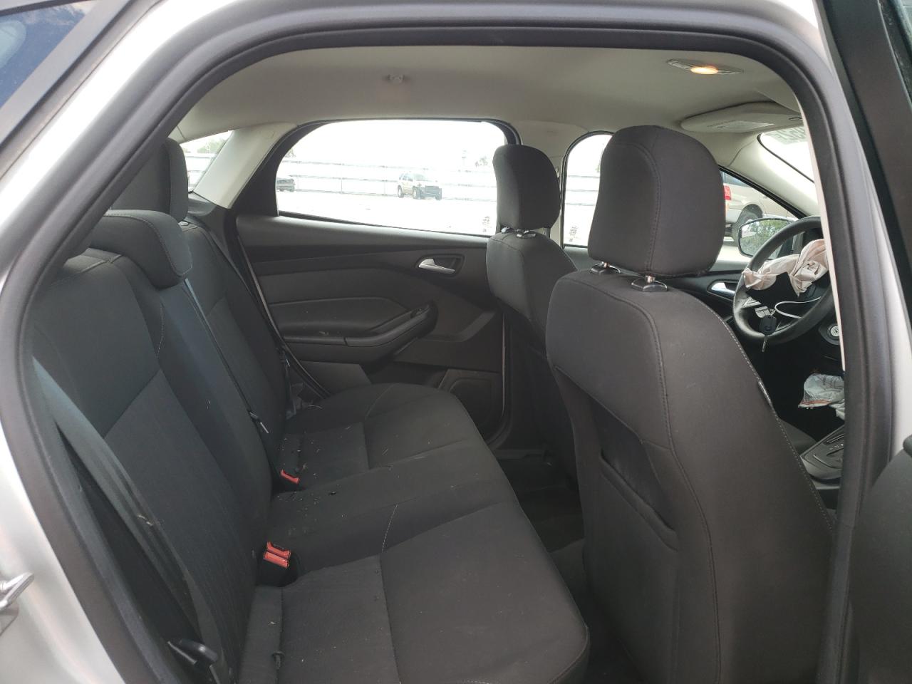 Photo 6 from auction – 2016 FORD FOCUS SE with VIN 1FADP3F25GL390129