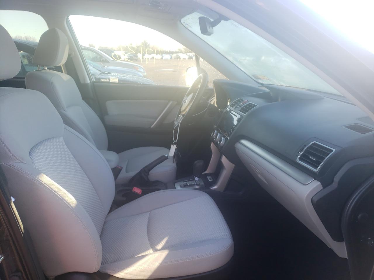 Photo 5 from auction – 2017 SUBARU FORESTER 2 with VIN JF2SJAEC1HH563281