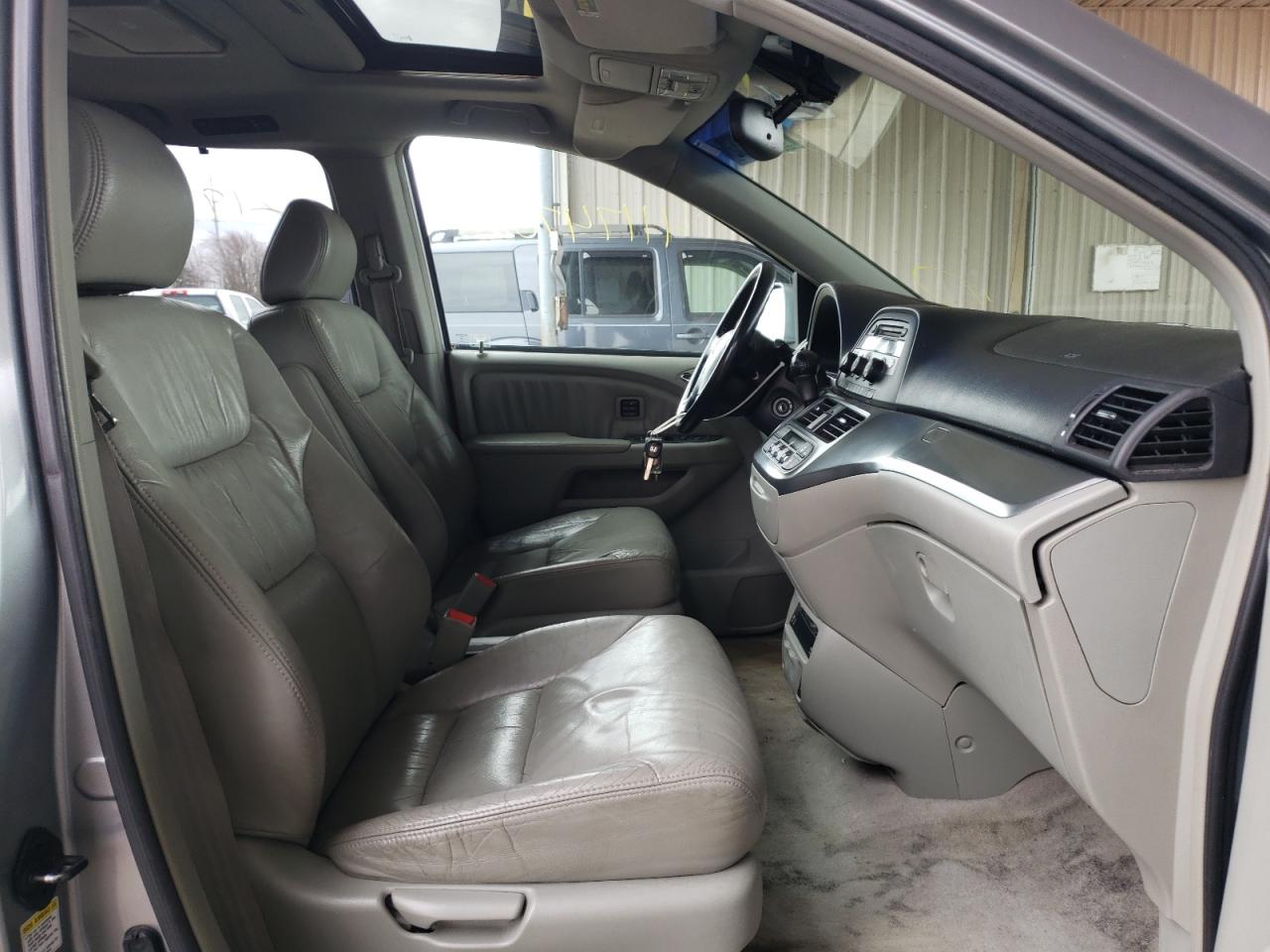 Photo 5 from auction – 2006 HONDA ODYSSEY with VIN 5FNRL38836B071696