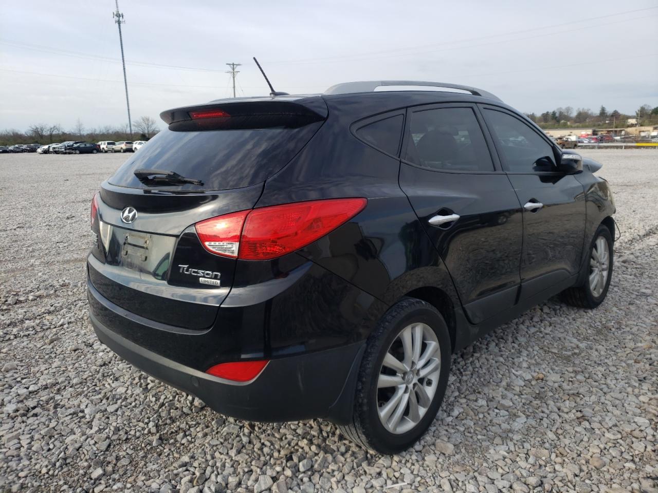 Photo 4 from auction – 2010 HYUNDAI TUCSON GLS with VIN KM8JU3AC2AU017374