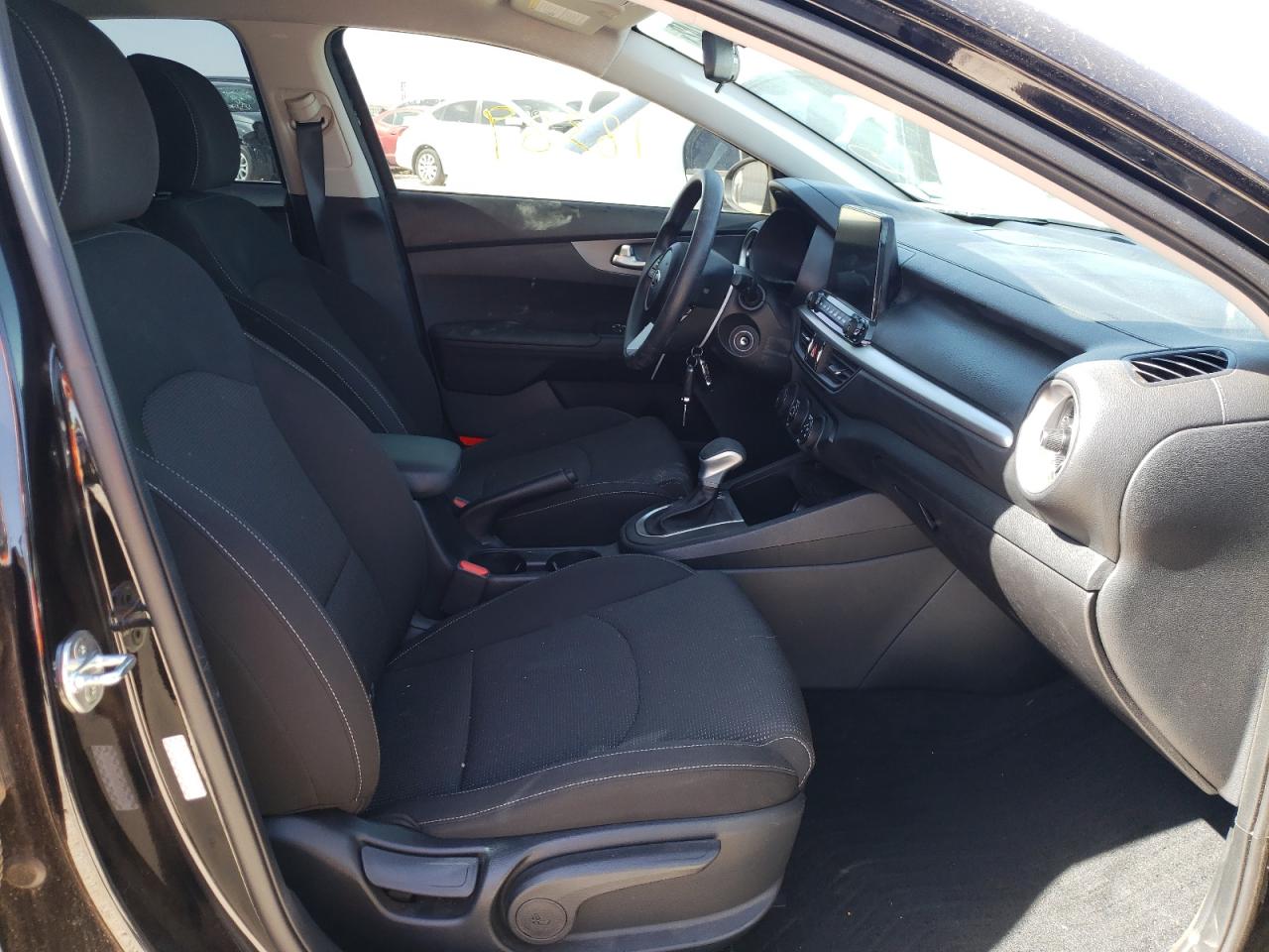 Photo 5 from auction – 2021 KIA FORTE FE with VIN 3KPF24AD6ME301219