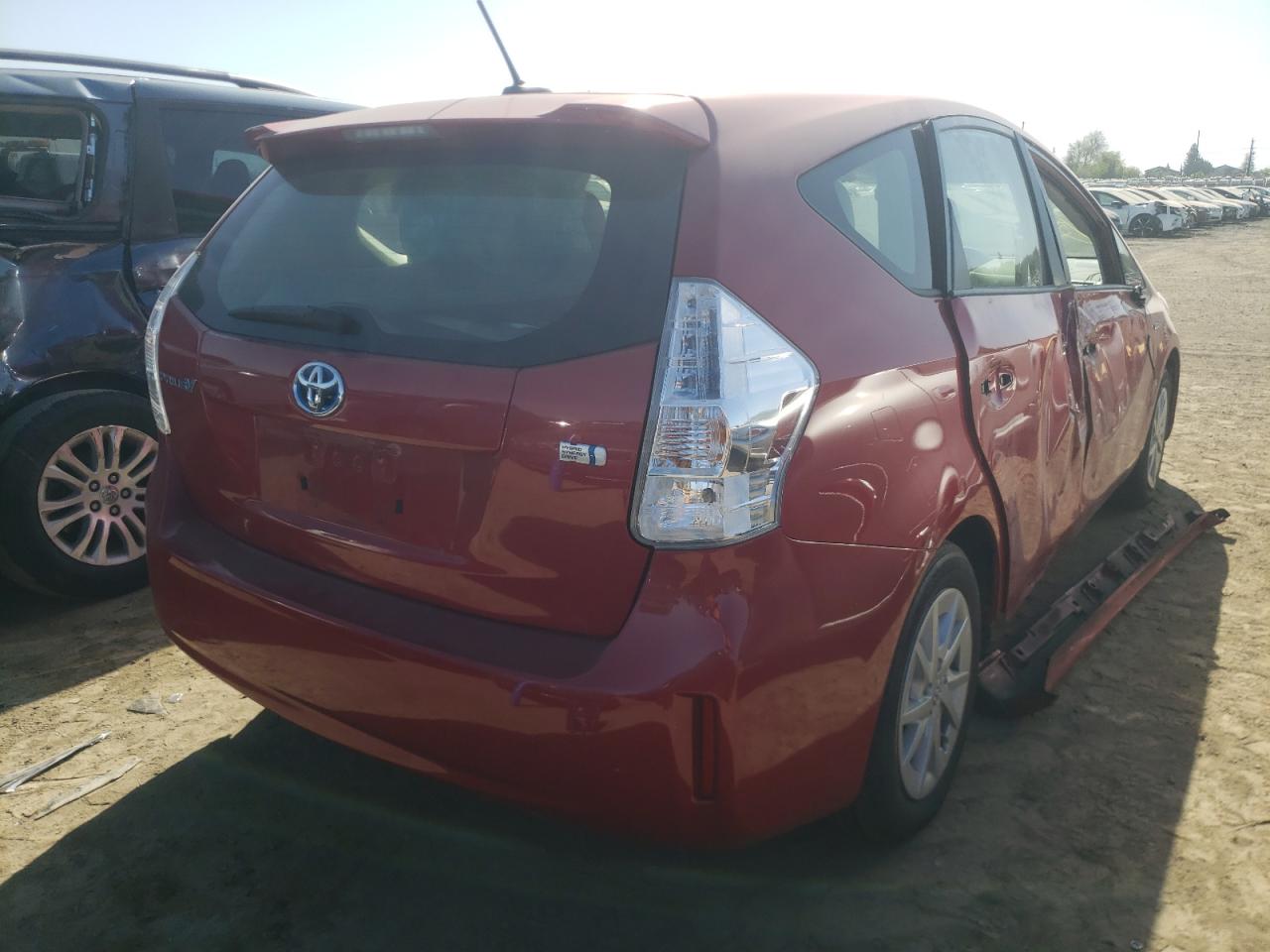 Photo 4 from auction – 2013 TOYOTA PRIUS V with VIN JTDZN3EU8D3221100