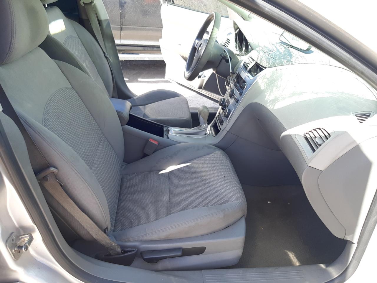 Photo 5 from auction – 2010 CHEVROLET MALIBU LS with VIN 1G1ZA5EB5A4101694