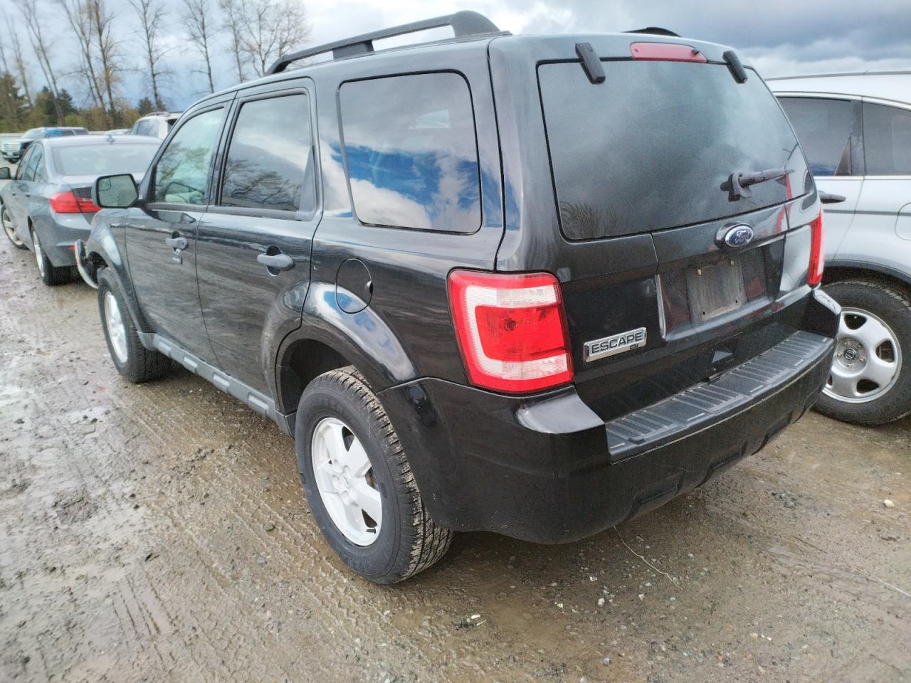 Photo 3 from auction – 2010 FORD ESCAPE XLT with VIN 1FMCU0D79AKB51168