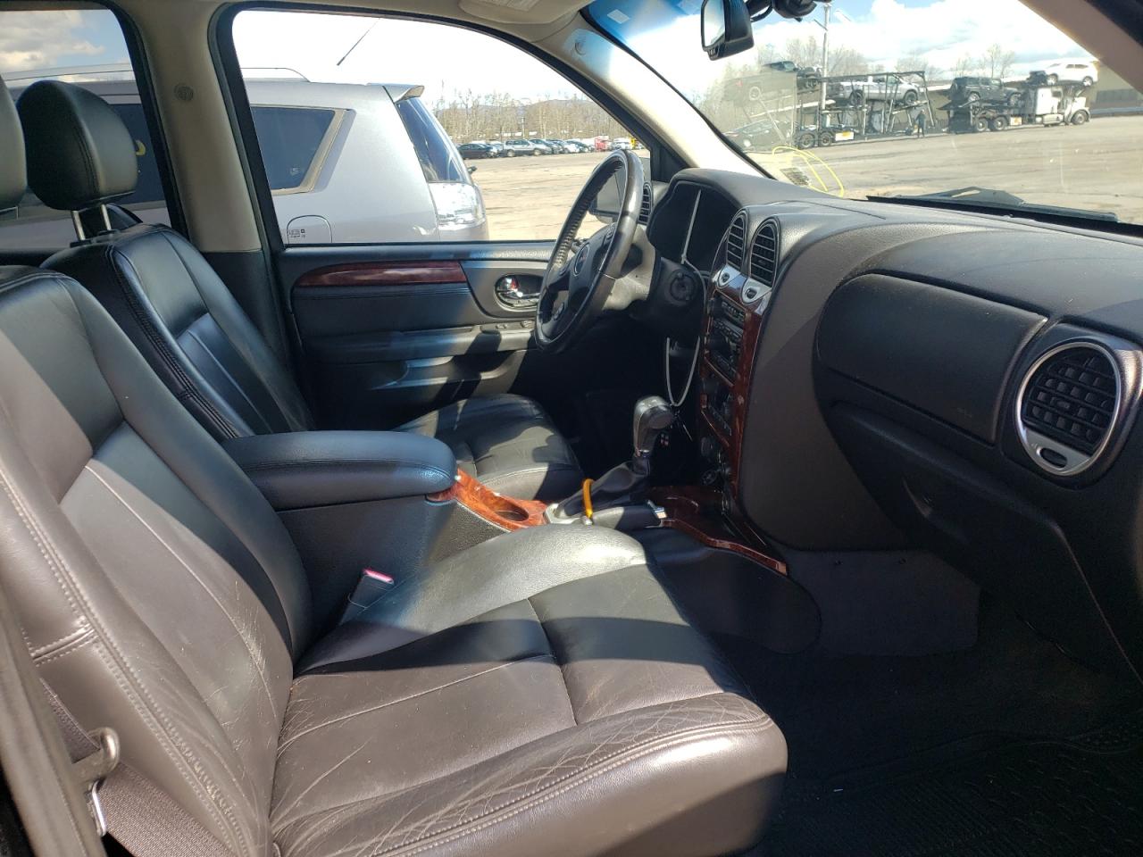 Photo 5 from auction – 2006 GMC ENVOY with VIN 1GKDT13S362361154