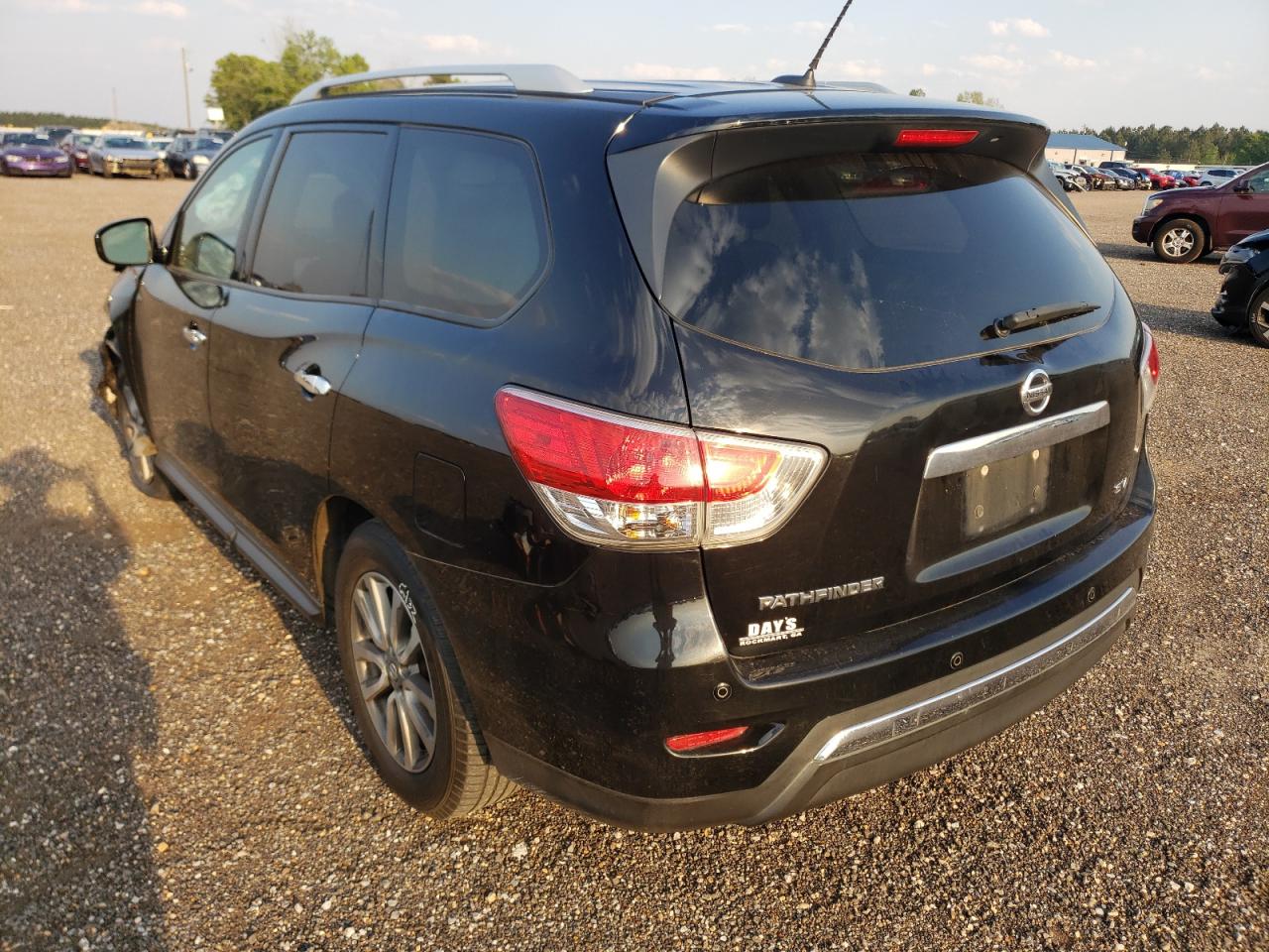 Photo 3 from auction – 2014 NISSAN PATHFINDER with VIN 5N1AR2MN5EC631274