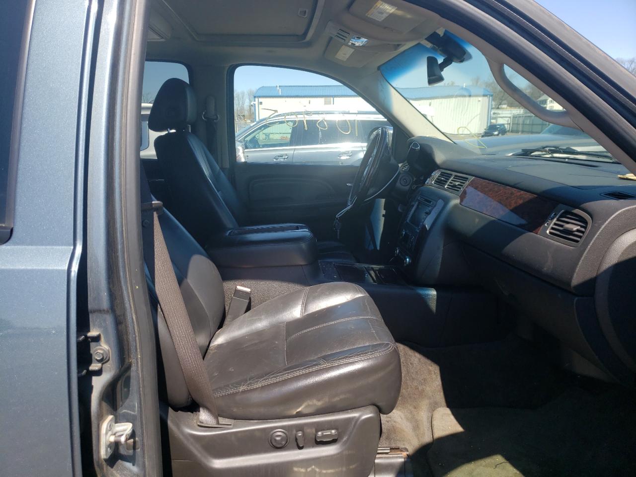 Photo 5 from auction – 2007 GMC YUKON DENA with VIN 1GKFK63877J183799