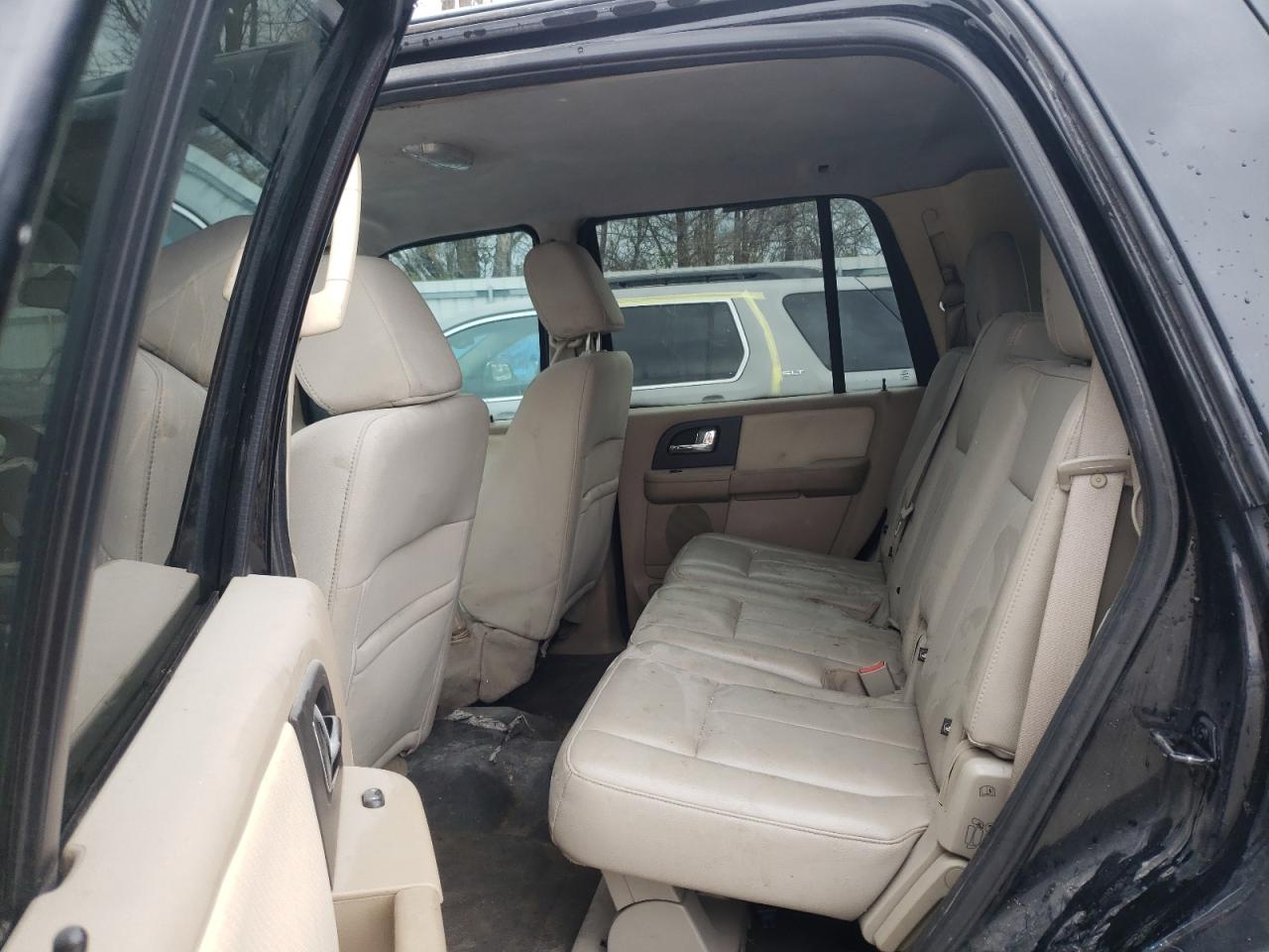 Photo 6 from auction – 2006 FORD EXPEDITION with VIN 1FMPU16586LA78928