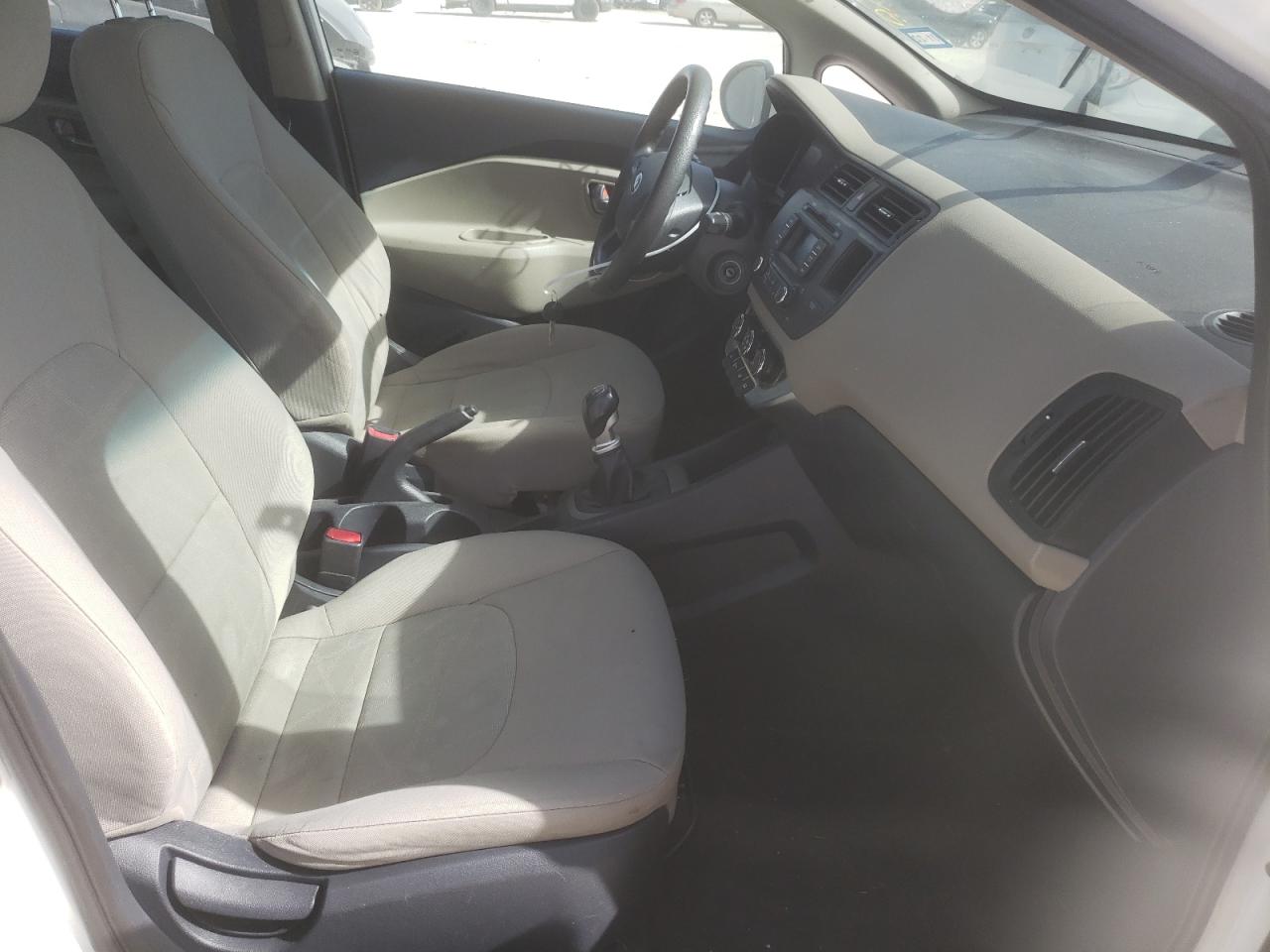 Photo 5 from auction – 2014 KIA RIO LX with VIN KNADM4A38E6384469