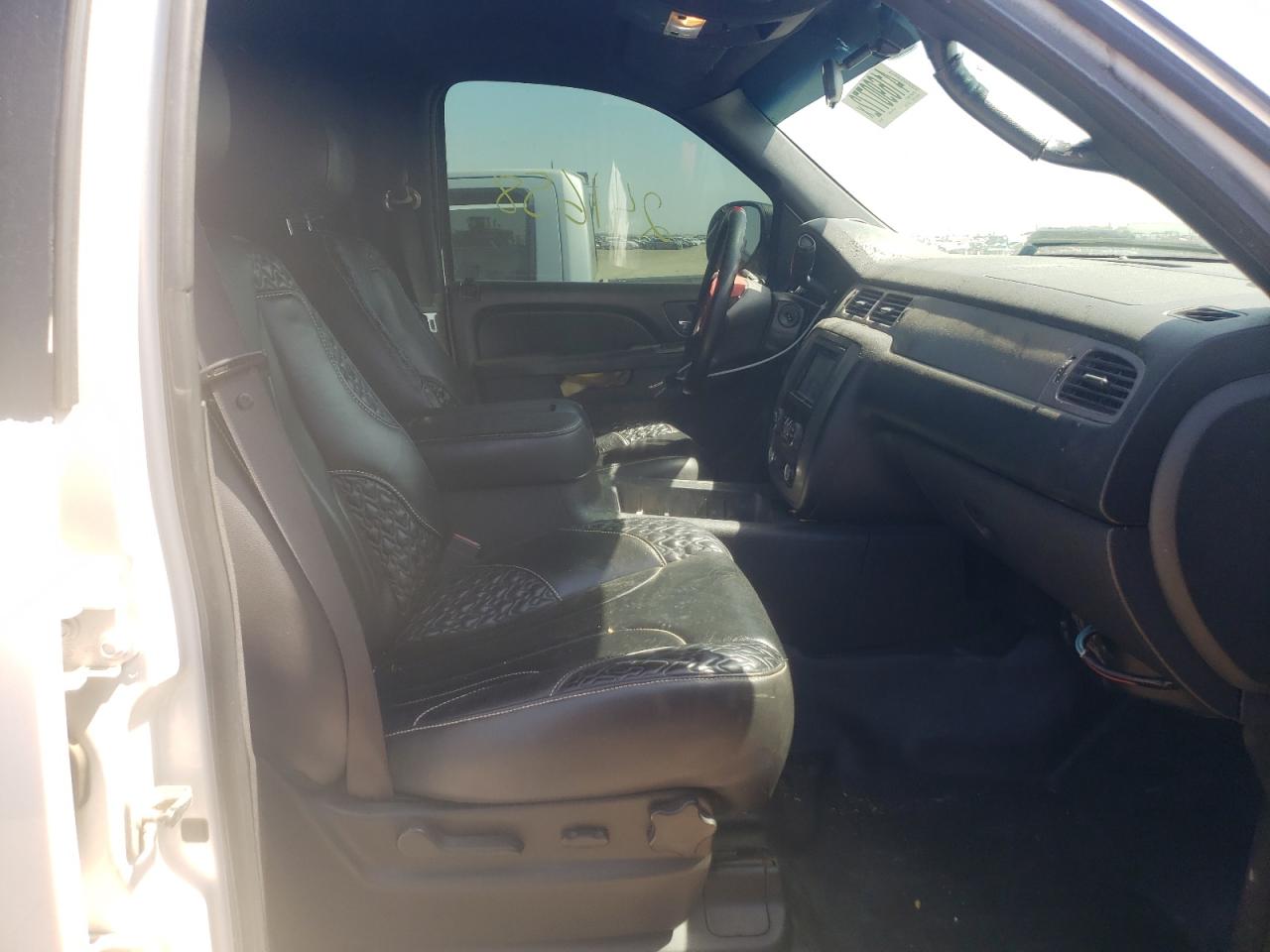 Photo 5 from auction – 2011 CHEVROLET TAHOE POLI with VIN 1GNLC2E09BR377649