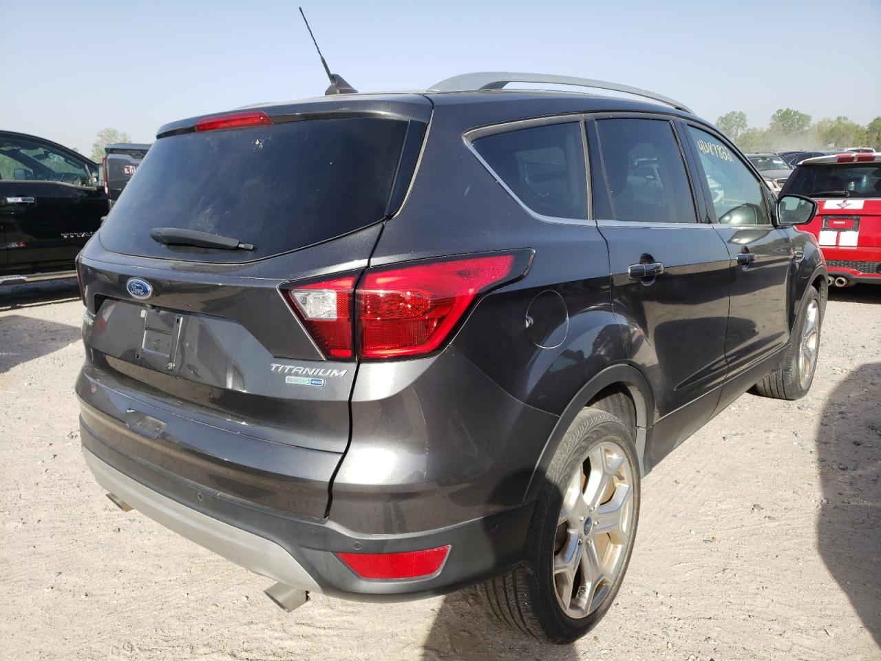 Photo 4 from auction – 2019 FORD ESCAPE TIT with VIN 1FMCU9J9XKUC32969