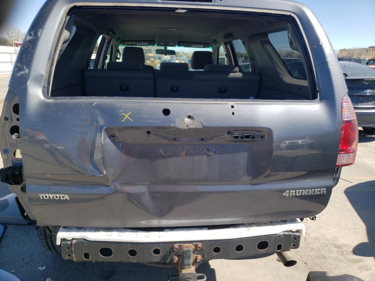 Photo 9 from auction – 2005 TOYOTA 4RUNNER SR with VIN JTEBU14R650077132