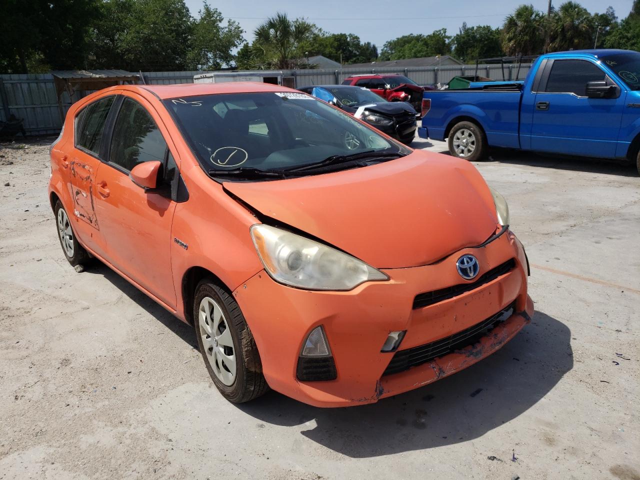 TOYOTA PRIUS C 2013 with VIN JTDKDTB38D1031759 - Photo from auction