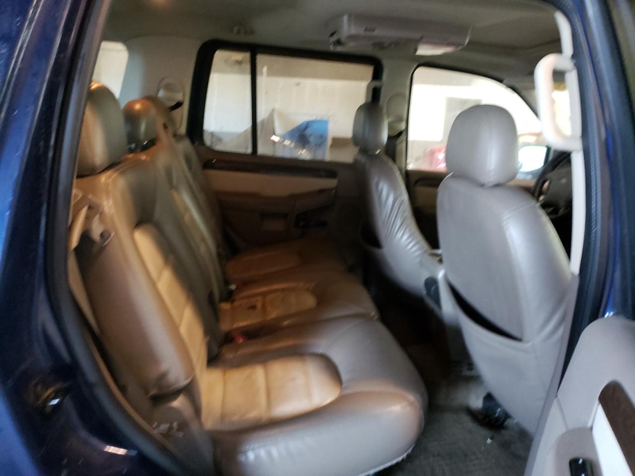Photo 6 from auction – 2004 FORD EXPLORER E with VIN 1FMZU74E34UC10659