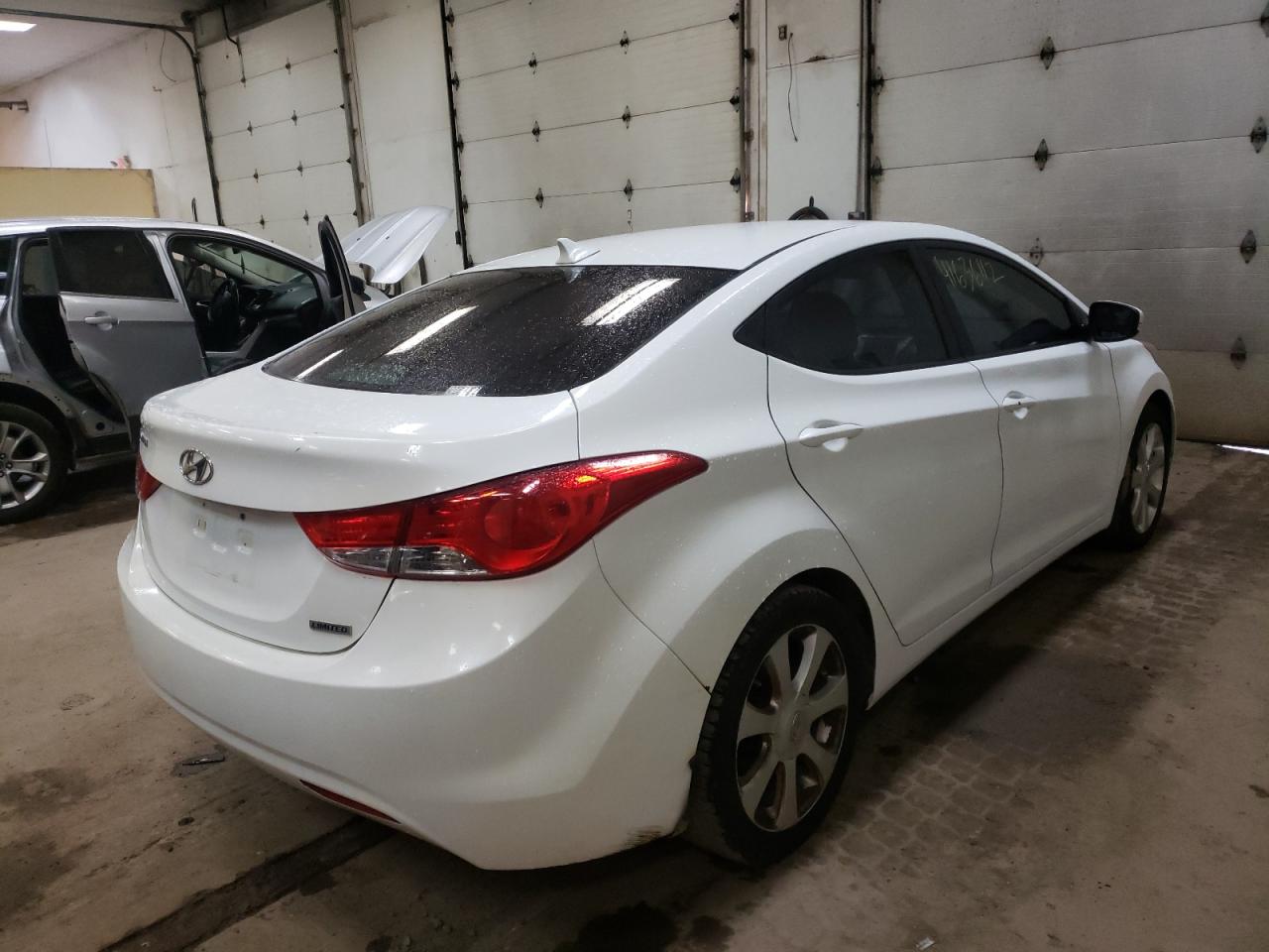 Photo 4 from auction – 2012 HYUNDAI ELANTRA GL with VIN 5NPDH4AE8CH147685
