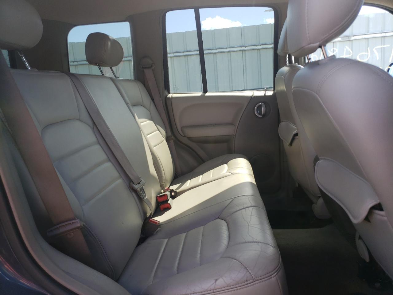 Photo 6 from auction – 2002 JEEP LIBERTY LI with VIN 1J4GL58K52W186850