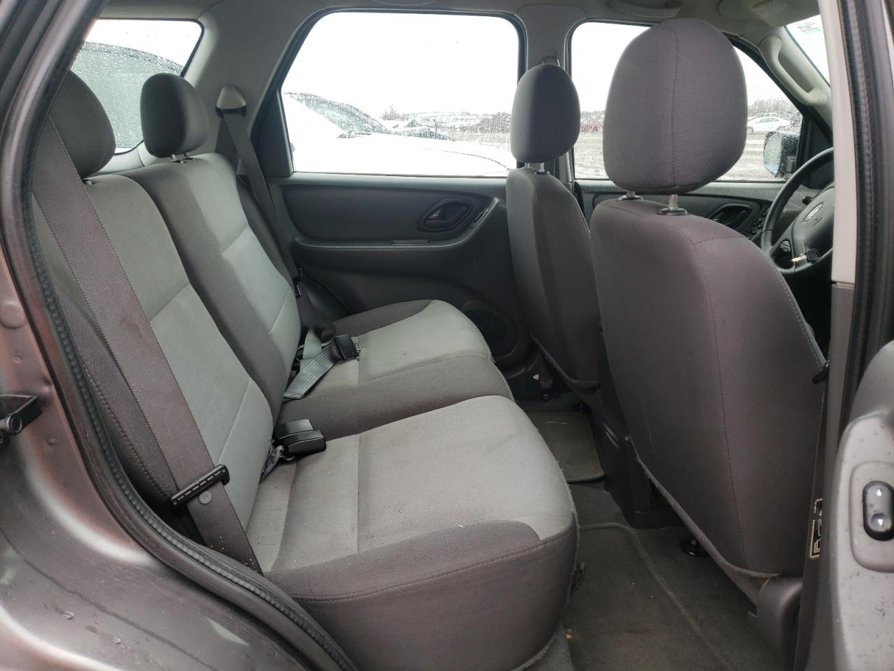 Photo 6 from auction – 2003 FORD ESCAPE XLS with VIN 1FMYU92143KC16374