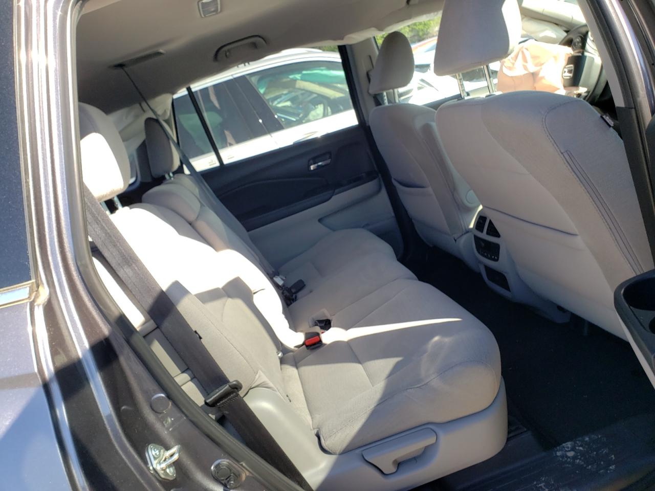 Photo 6 from auction – 2017 HONDA PILOT EX with VIN 5FNYF5H3XHB047286