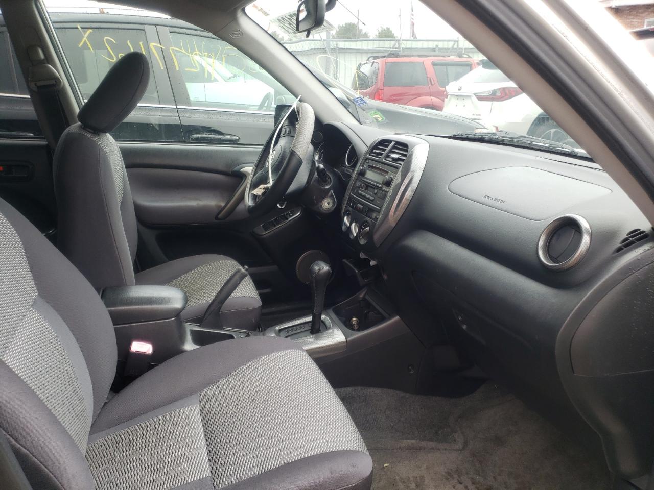 Photo 5 from auction – 2004 TOYOTA RAV4 with VIN JTEHD20V646009654