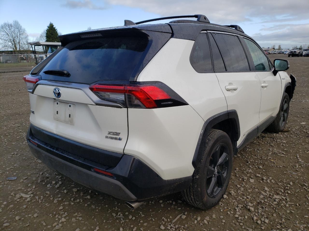 Photo 4 from auction – 2020 TOYOTA RAV4 XSE with VIN 2T3EWRFV1LW047341