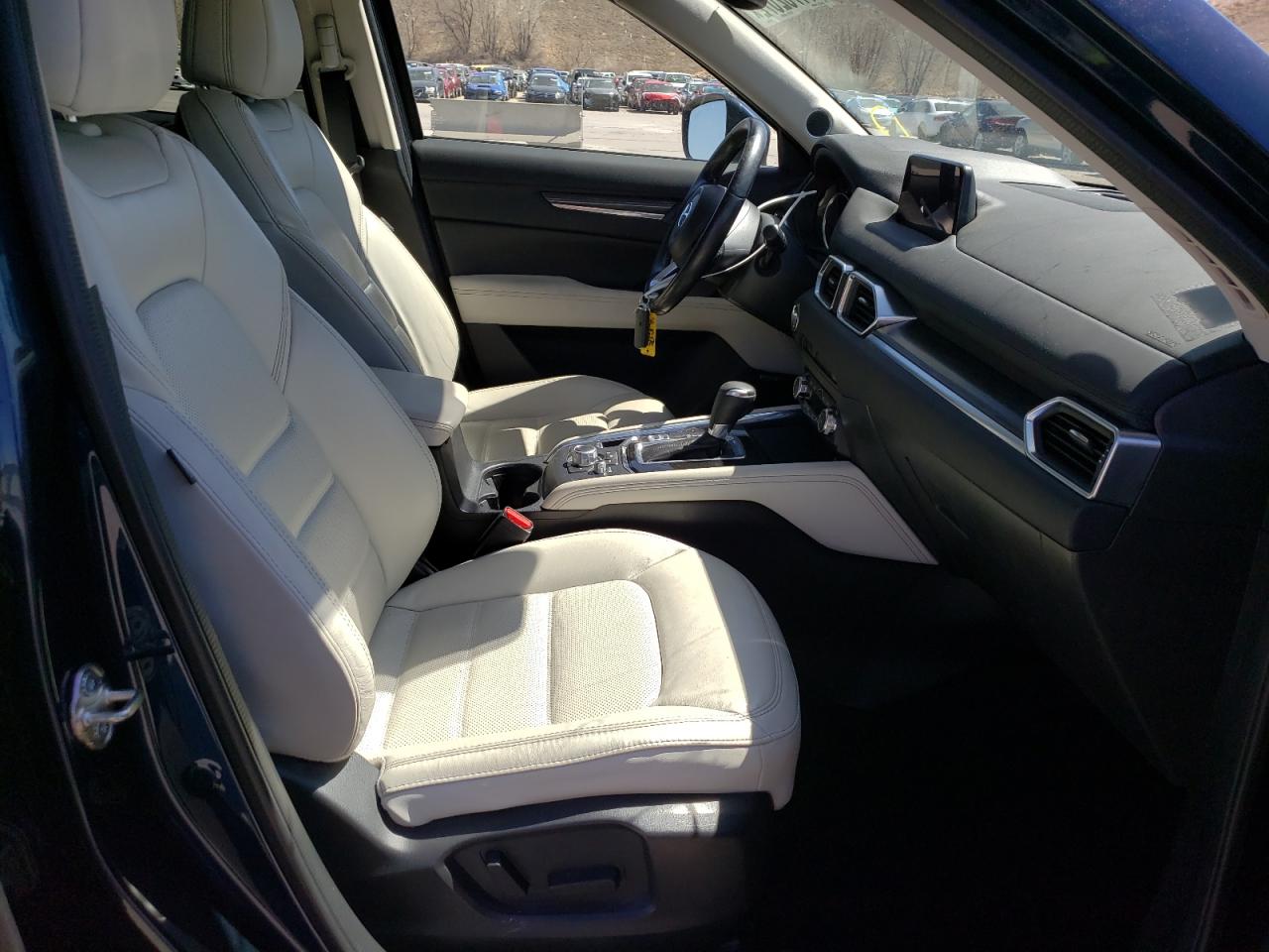 Photo 5 from auction – 2017 MAZDA CX-5 GRAND with VIN JM3KFBDL8H0196974