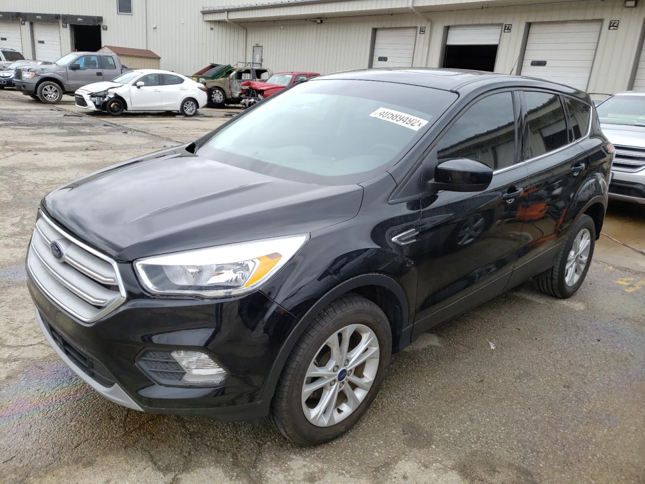 Photo 2 from auction – 2017 FORD ESCAPE SE with VIN 1FMCU0GD2HUB98526